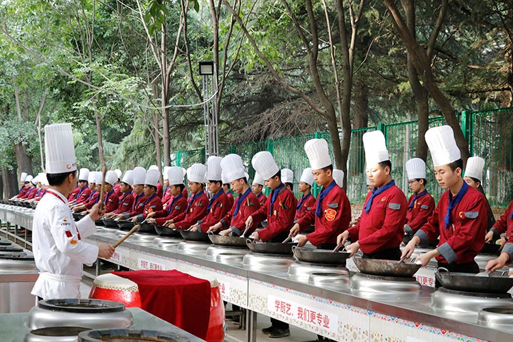 学厨师,厨师学校,学厨师去哪家学校好,陕西新纪元