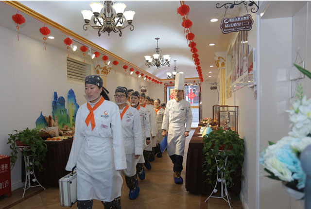 陕西新纪元烹饪学校,厨师培训哪家好,烹饪培训哪家好,西点培训